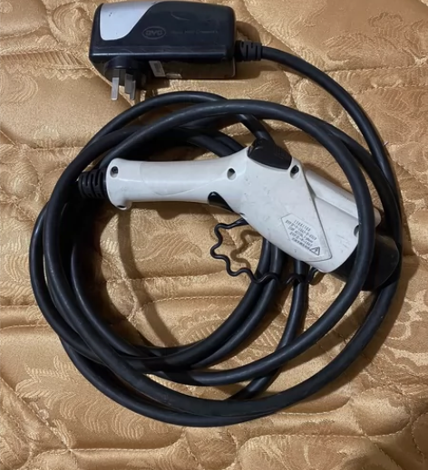 比亚迪随车充电枪 车子卖了充电枪闲置了 正...