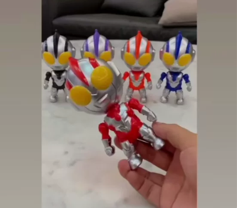 相信光! 一起战斗吧! VS超人变形侠公仔...