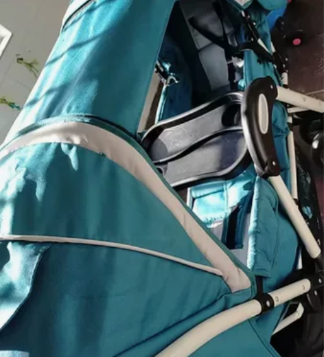 双胞胎婴儿车，洗干净的！在石龙西湖公园，周...