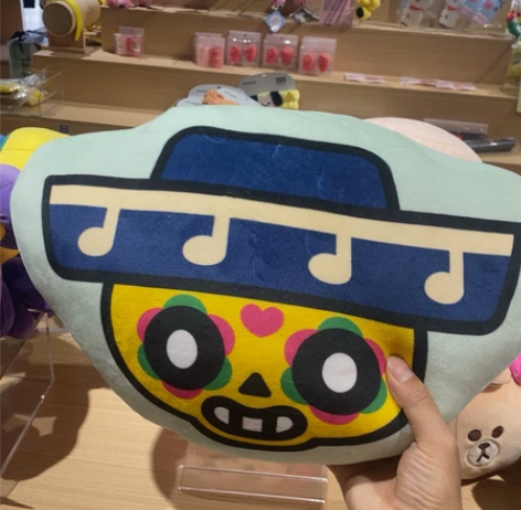 荒野乱斗 抱枕30厘米高。 感兴趣的话点“我想要”和我私聊吧...