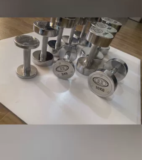 全新全钢制电镀哑铃,采用一体式圆钢切割,然...