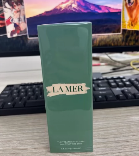 全新闲置，一瓶精粹水150ml便宜出，家里...