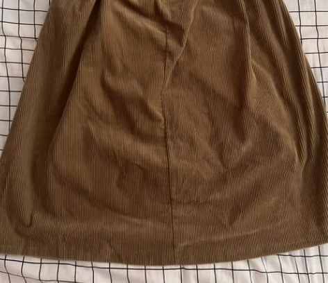 显瘦高腰灯芯绒半身裙 卡其色 M码 只穿过...