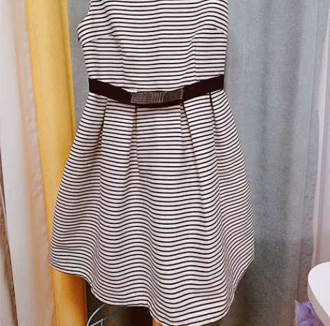 条纹花苞连衣裙收腰连衣裙，蕾丝连衣裙，甜美...