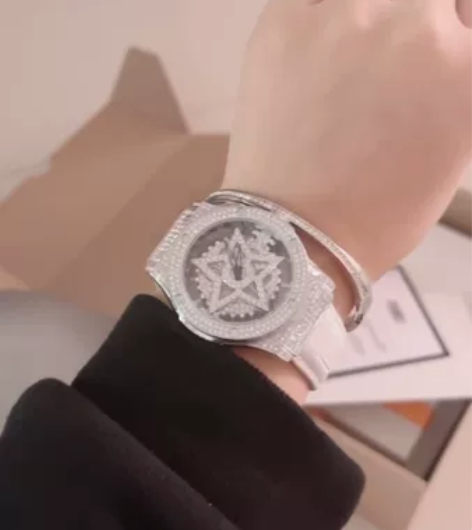 DAVENA蒂玮娜 五芒星女士手表 得物买...