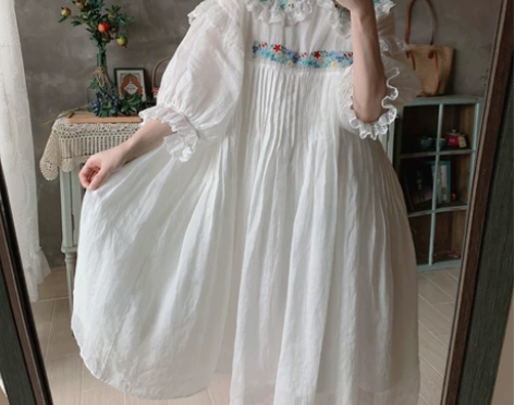 连衣裙日系森女娃娃领蕾丝绣花白色苎麻灯笼